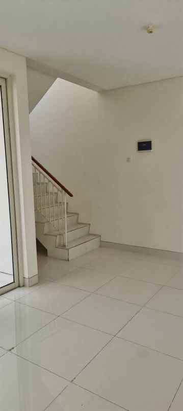 dijual rumah grand pakuwon adelaide sanders