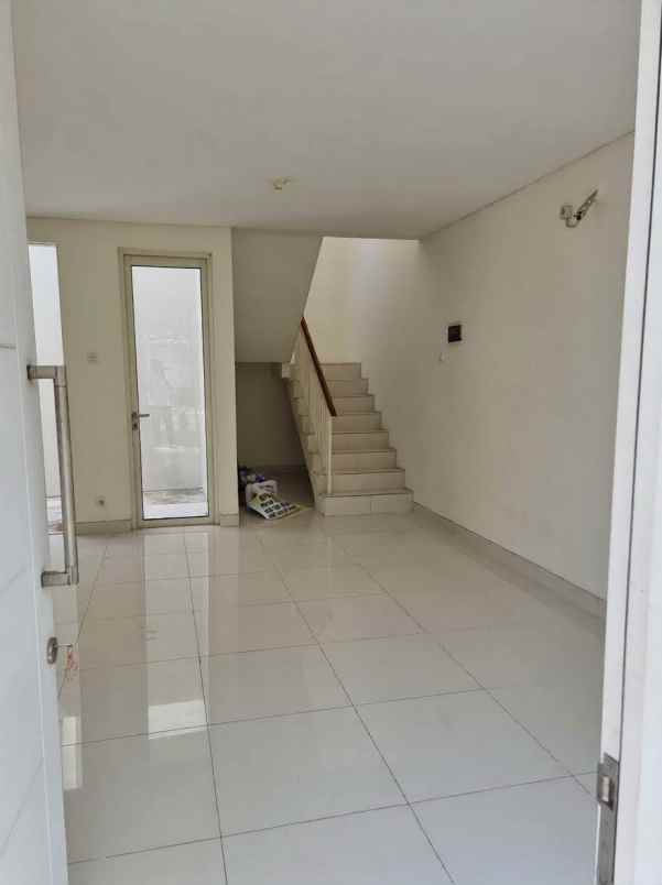 dijual rumah grand pakuwon adelaide sanders