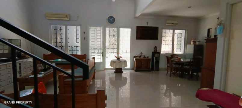 dijual rumah grand wisata bekasi