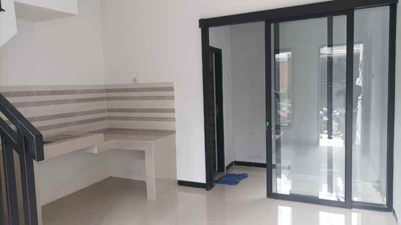 dijual rumah gunung anyar emas