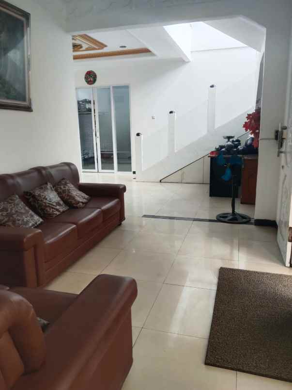 dijual rumah harapan indah regency bekasi