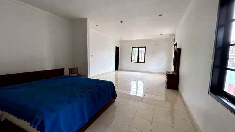 dijual rumah hook di legenda wisata