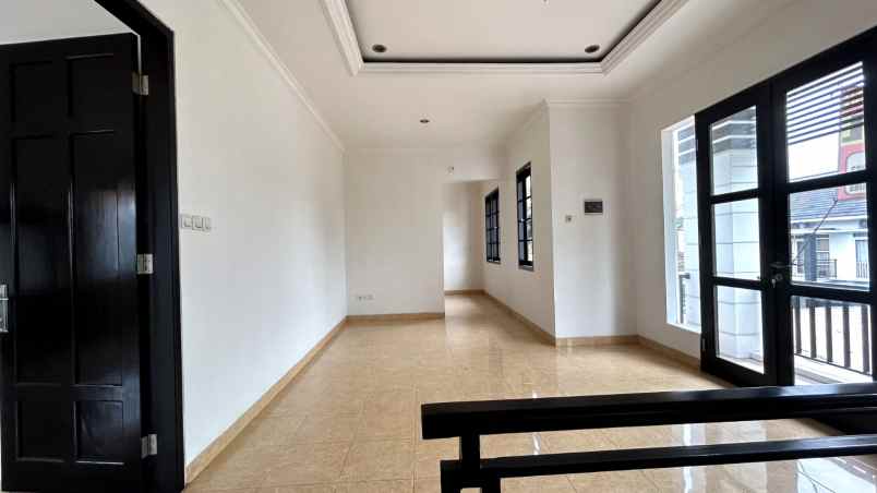 dijual rumah hook di legenda wisata