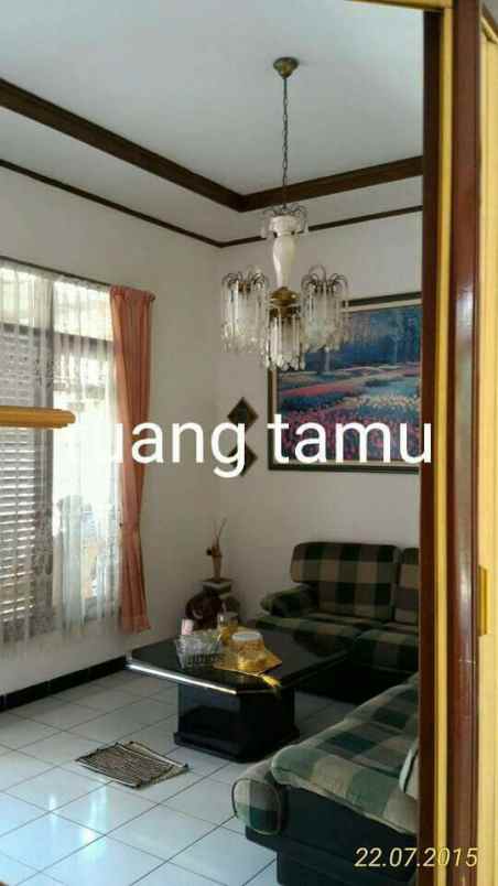 dijual rumah jalan batu indah