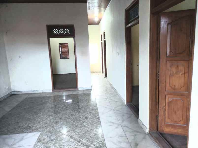dijual rumah jalan bikini teuku umar