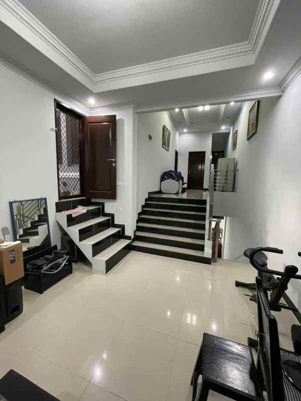 dijual rumah jalan bina husada sunter