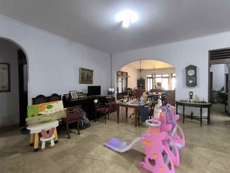 dijual rumah jalan cemapak putih tengah