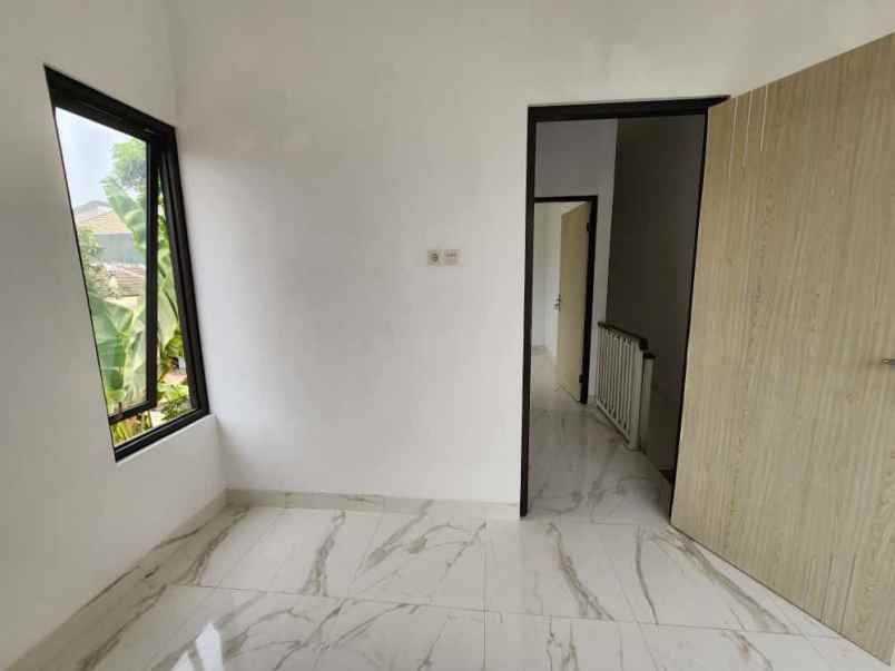 dijual rumah jalan jelidro