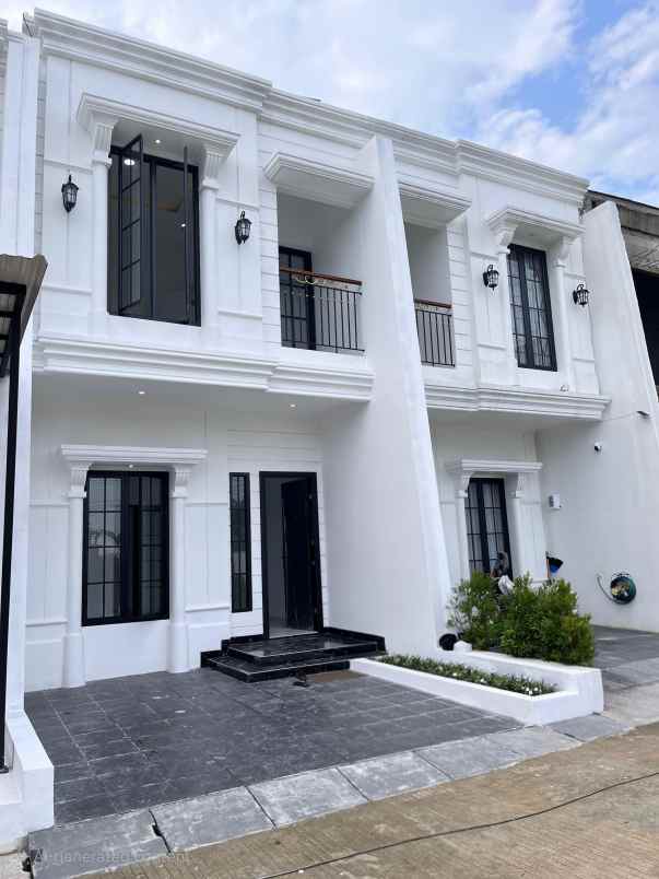 dijual rumah jalan pondok terong