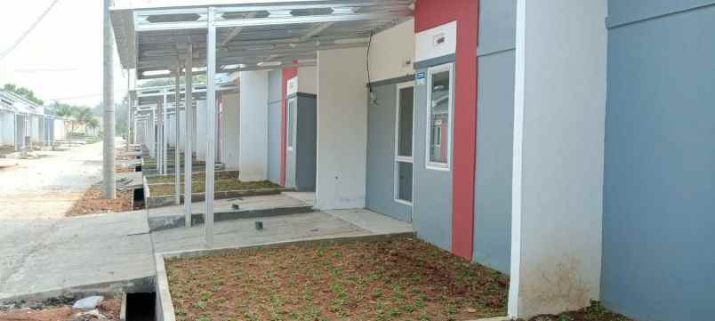 dijual rumah jalan raya cikarang