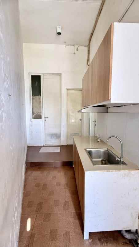 dijual rumah jalan royal residence