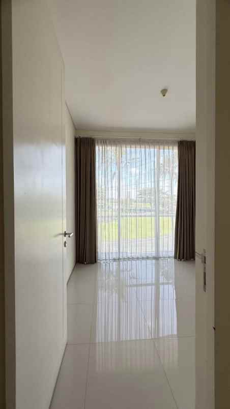 dijual rumah jalan royal residence