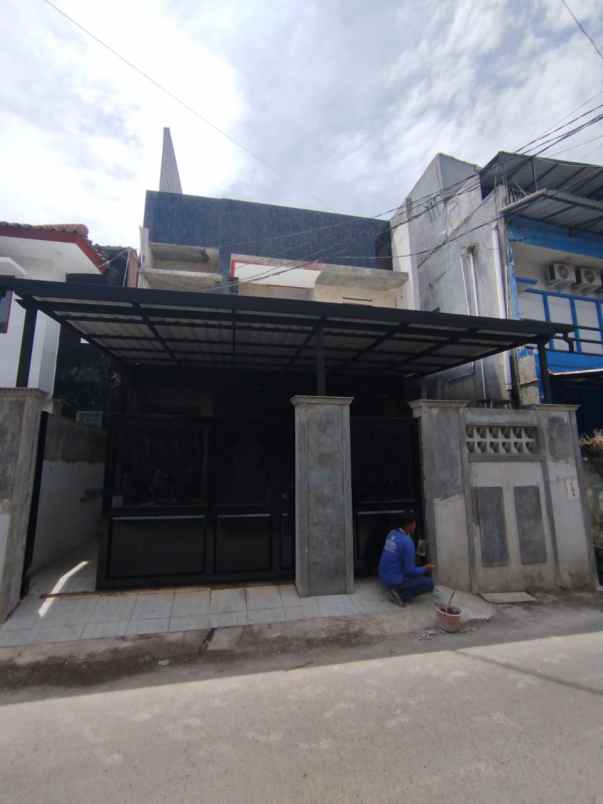 dijual rumah jalan sukabirus