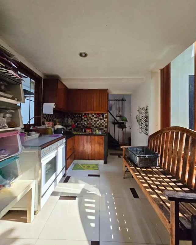 dijual rumah jalan tanah kusir