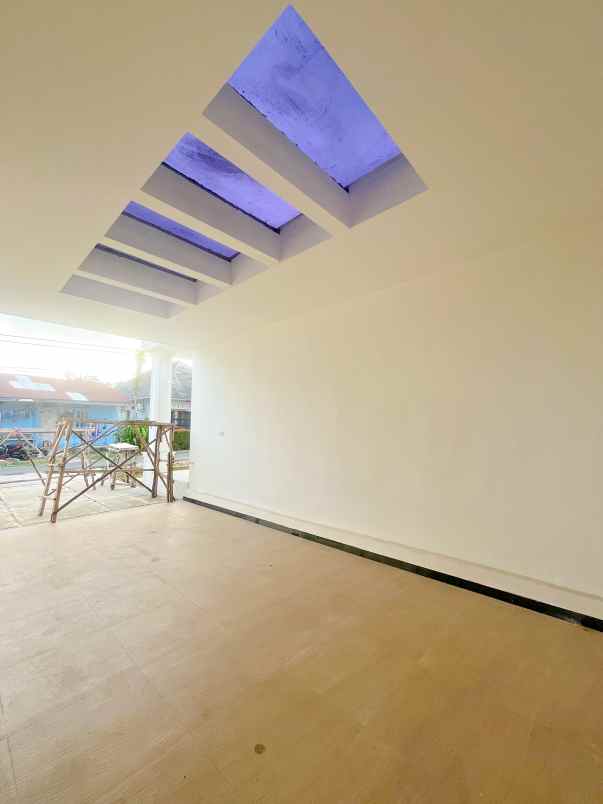 dijual rumah jalan timur indah 1a