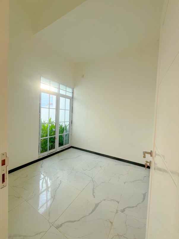 dijual rumah jalan timur indah 1a