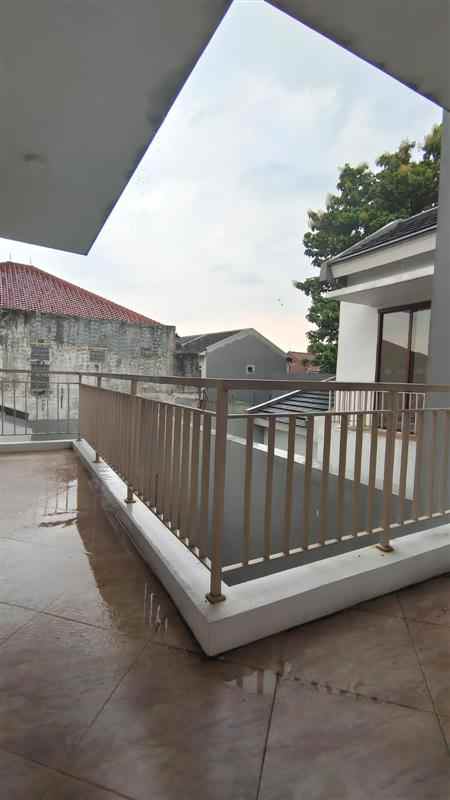 dijual rumah jati waringin pondok gede