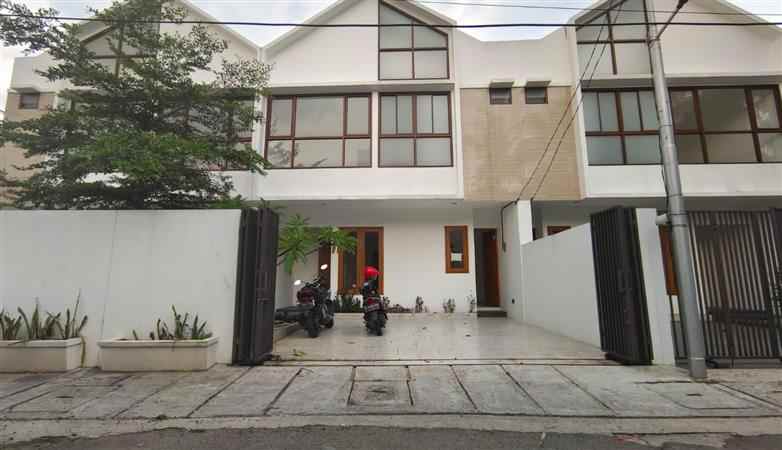 dijual rumah jati waringin pondok gede