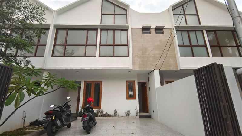 dijual rumah jati waringin pondok gede