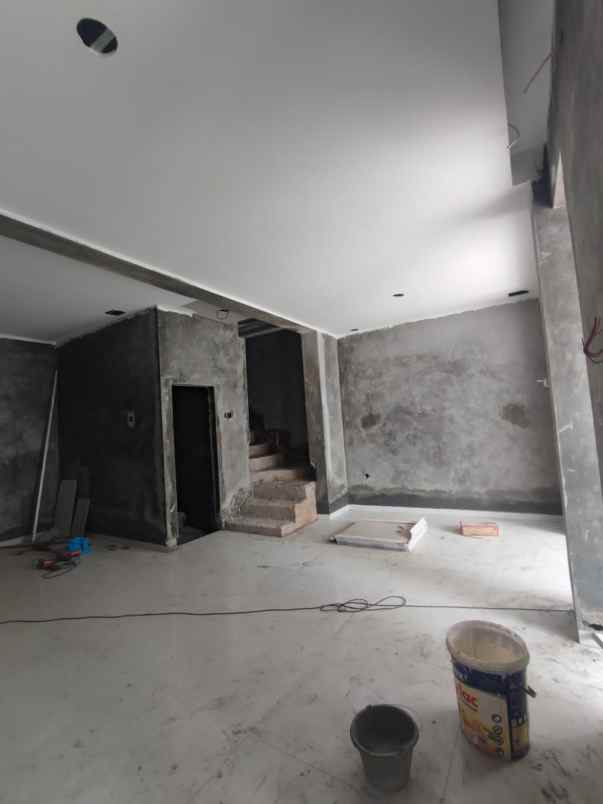 dijual rumah jatingaleh