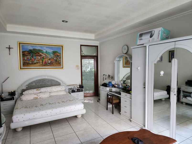 dijual rumah jl babakan jeruk pasteur