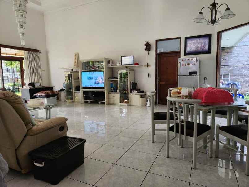 dijual rumah jl babakan jeruk pasteur
