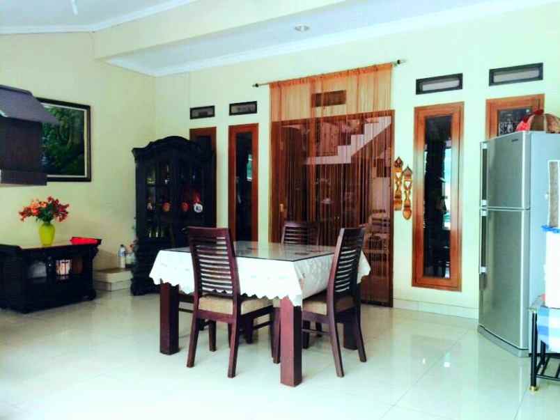 dijual rumah jl batununggal indah
