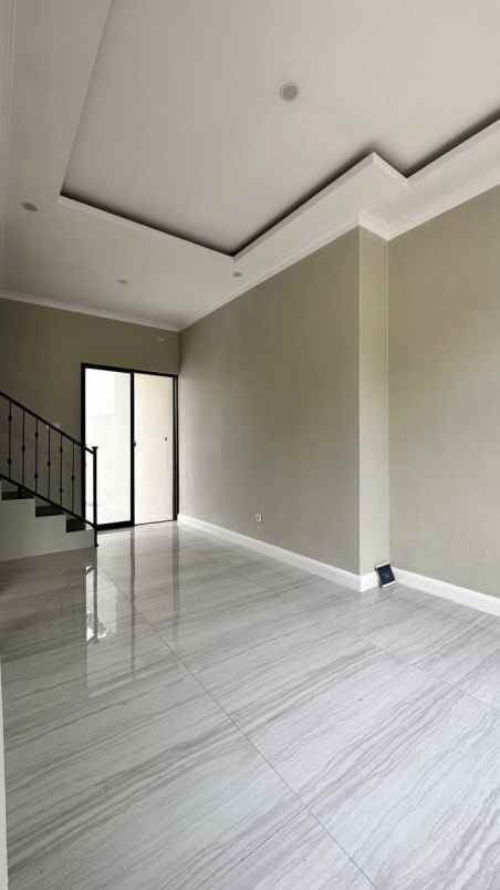 dijual rumah jl boulevard grand depok