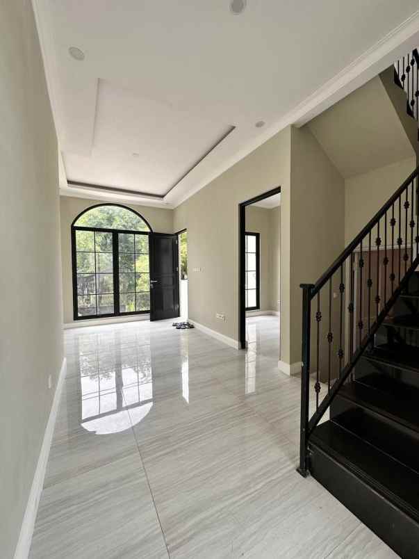 dijual rumah jl boulevard grand depok