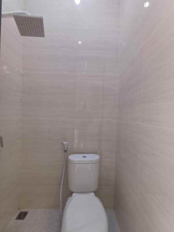 dijual rumah jl gandaria raya