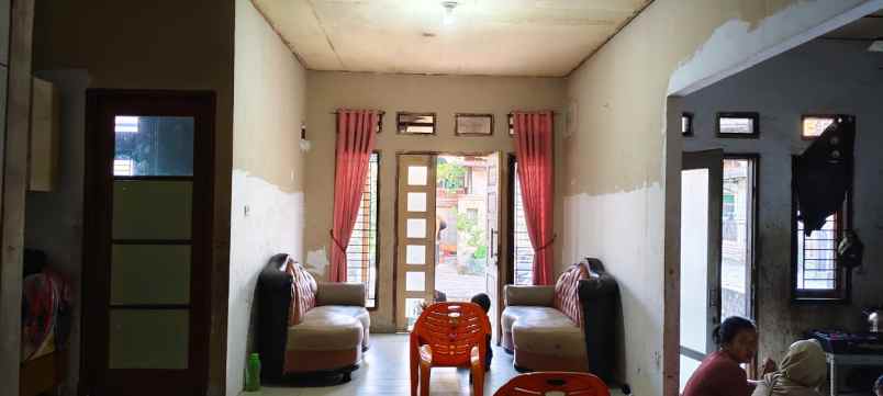 dijual rumah jl imam munandar