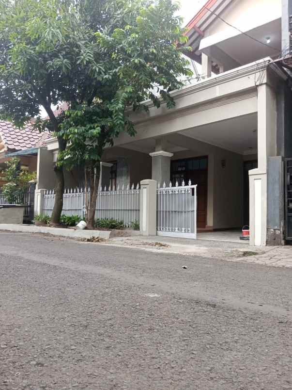 dijual rumah jl jupiter barat