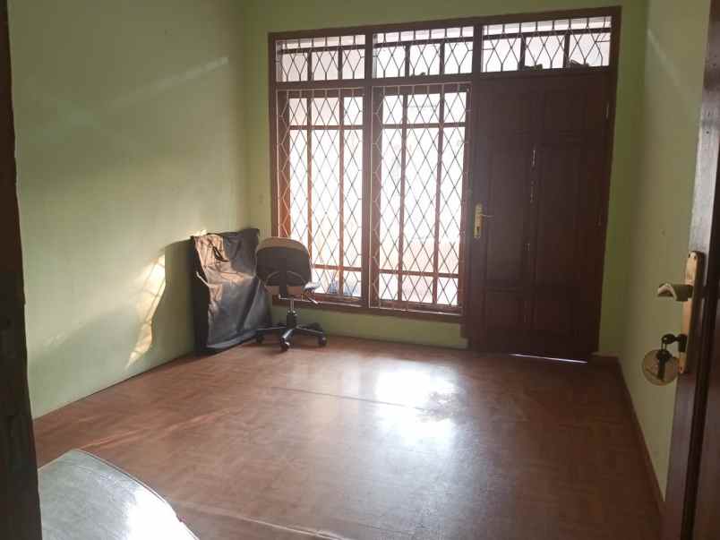 dijual rumah jl jupiter barat