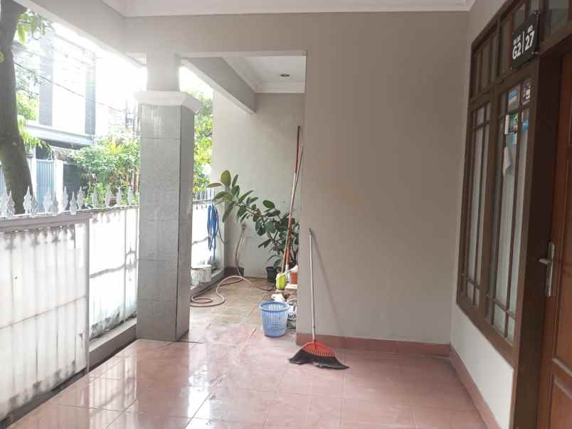 dijual rumah jl jupiter barat