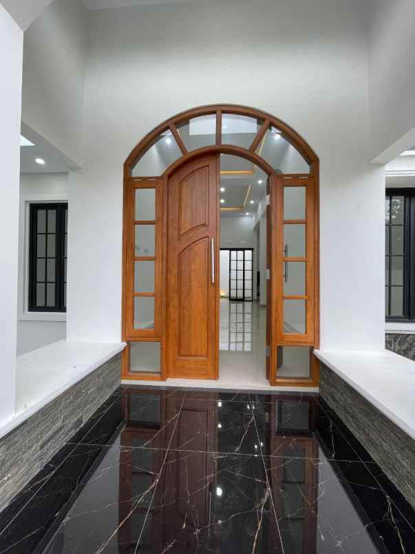 dijual rumah jl kaliurang km 12