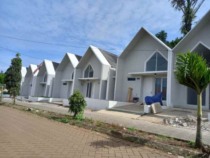 dijual rumah jl kepuh padalarang