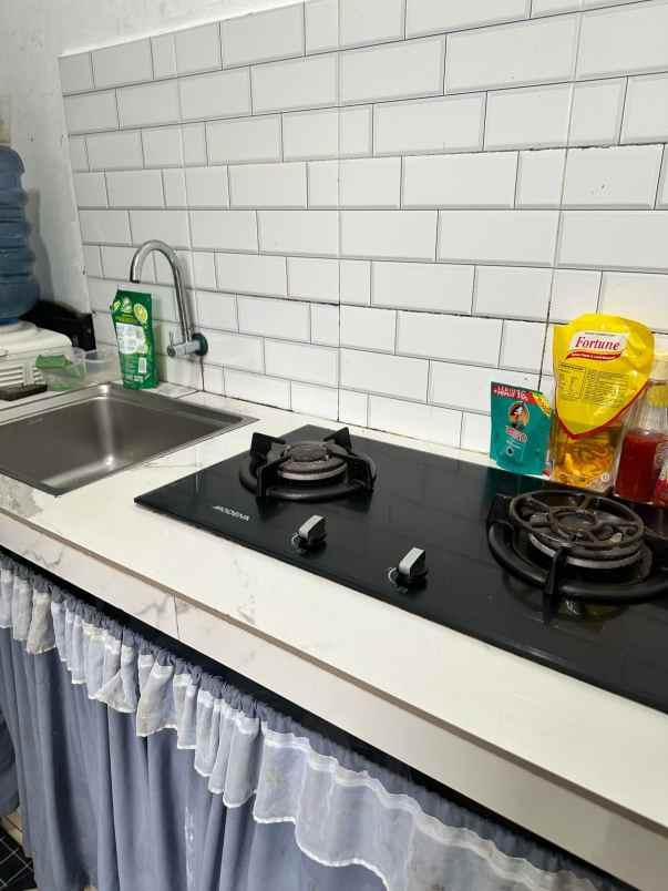 dijual rumah jl kuaran