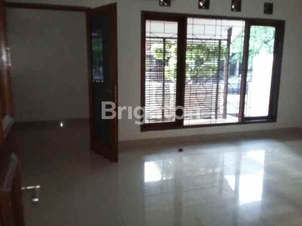 dijual rumah jl mandar sektor 3 bintaro