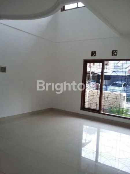 dijual rumah jl mandar sektor 3 bintaro