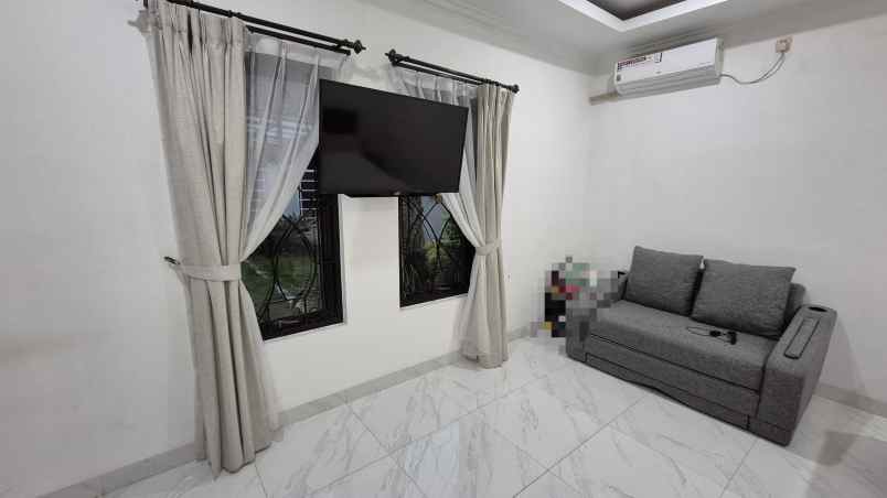 dijual rumah jl menteng raya
