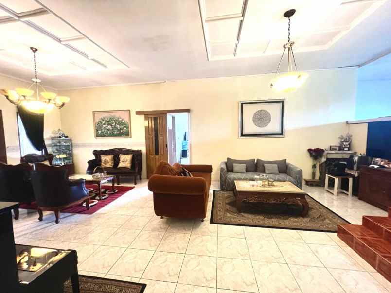 dijual rumah jl padasuka cicaheum