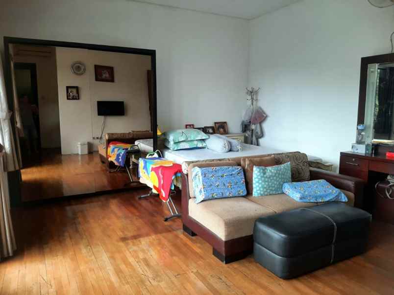 dijual rumah jl peta