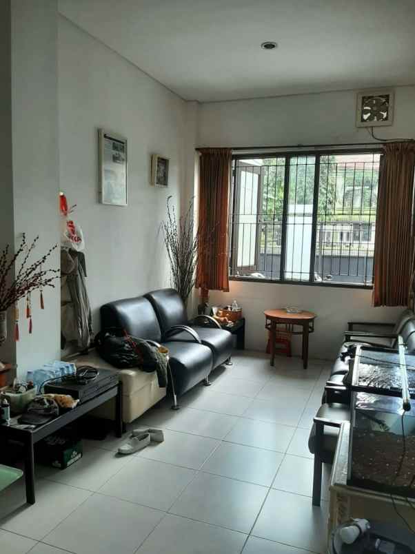 dijual rumah jl peta