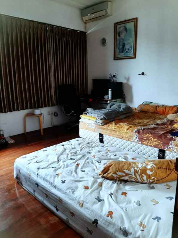 dijual rumah jl peta