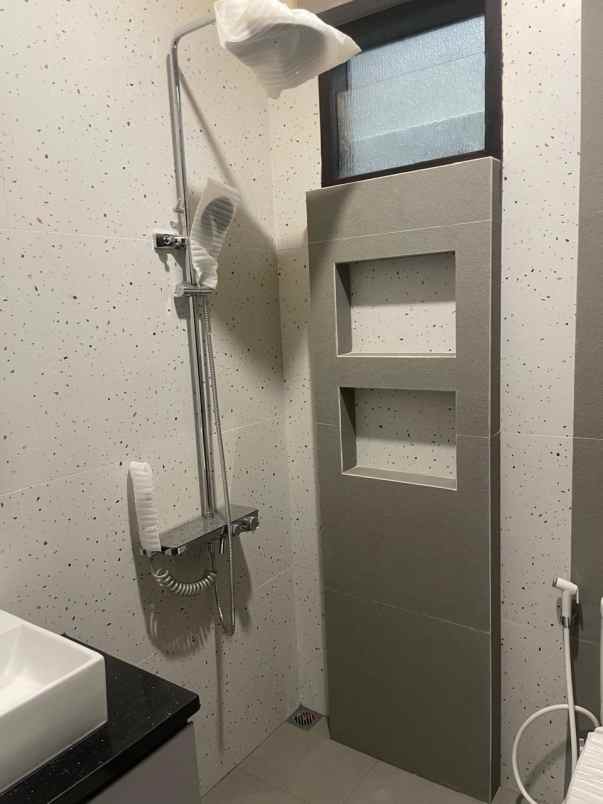 dijual rumah jl pondok bambu duren