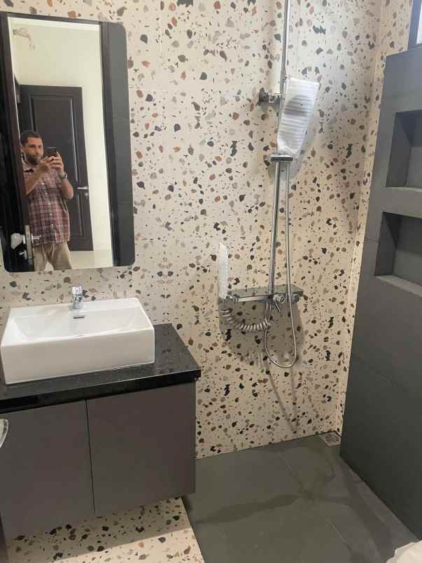 dijual rumah jl pondok bambu duren