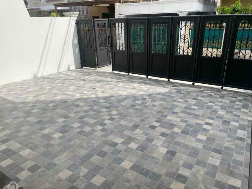 dijual rumah jl pondok bambu duren