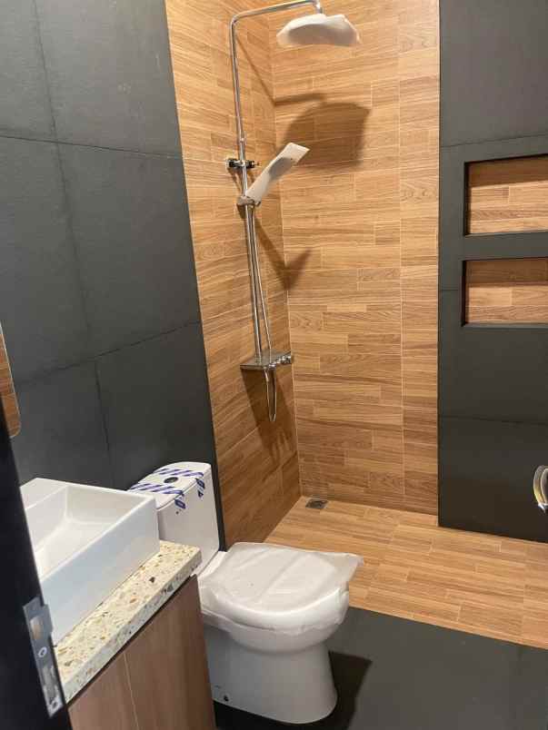 dijual rumah jl pondok bambu duren