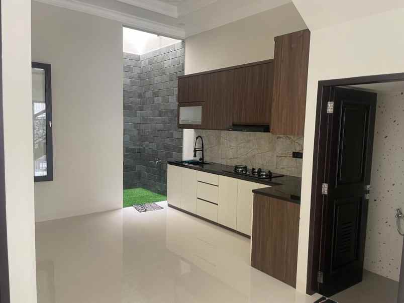 dijual rumah jl pondok bambu duren