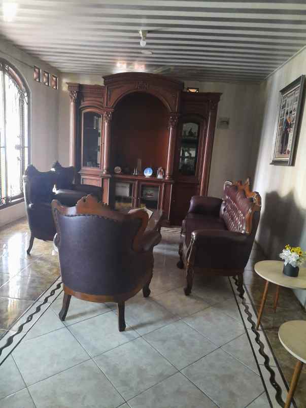 dijual rumah jl pondok bambu duren